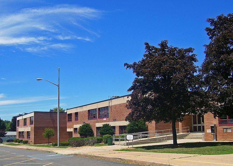 File:Goshen Intermediate School.jpg