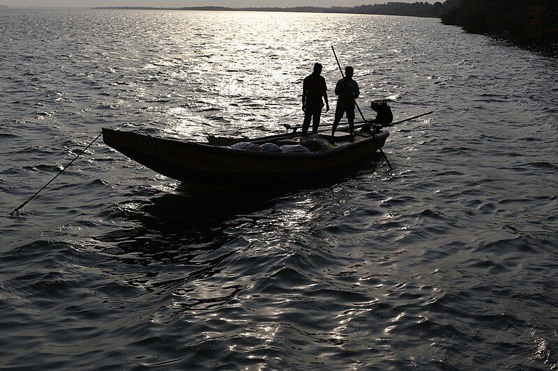 File:Gowthami river Godavari.jpg