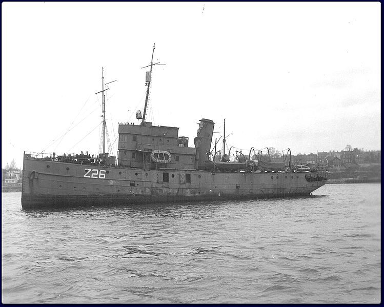 File:HMCS Cartier HS-0050-182-C.jpg