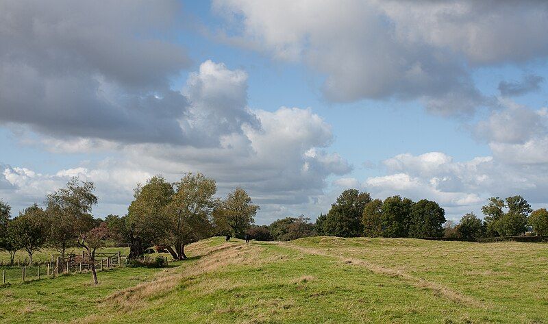 File:Kynnersley wall.jpg