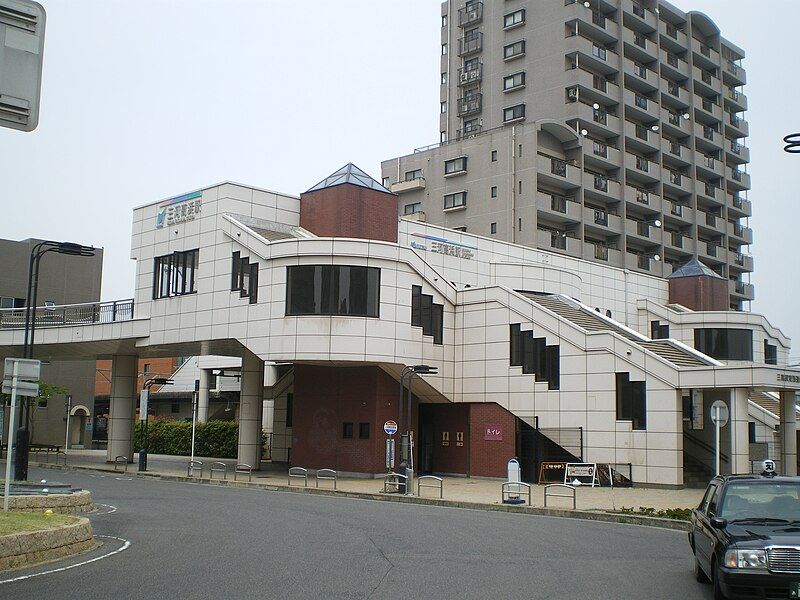 File:MT-Mikawa Takahama Station-WestGate.jpg