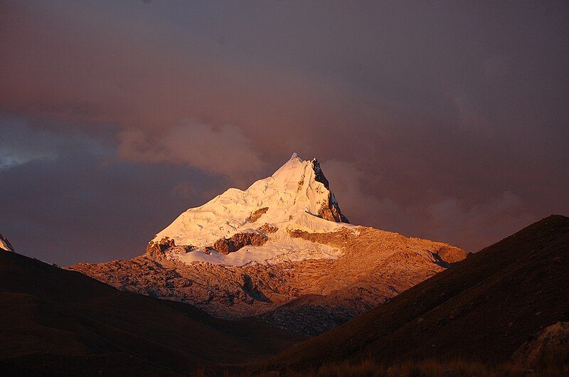 File:Nevado Shacsha.jpg