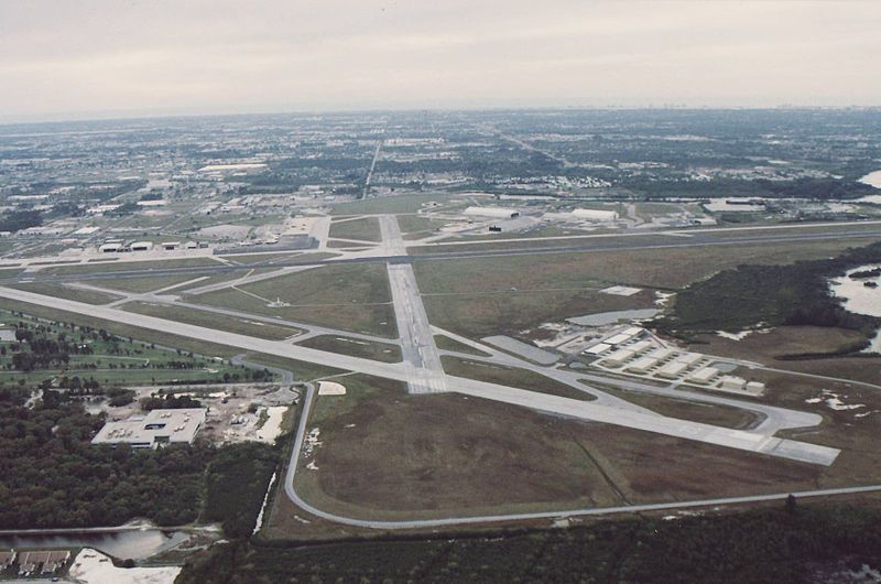 File:PIE Runway27.jpg