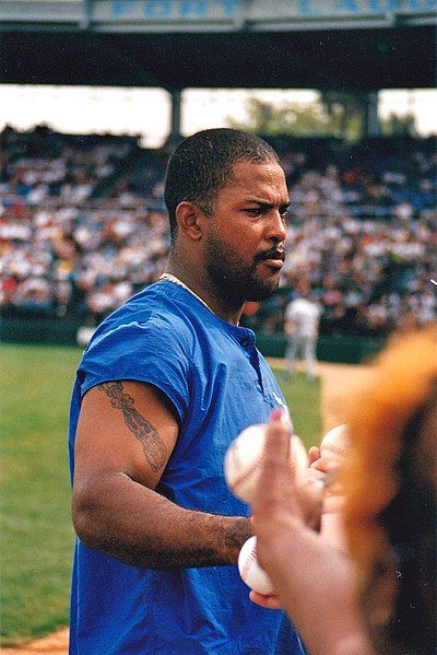 File:Raul Mondesi 1998.jpg