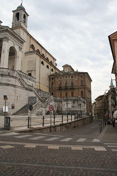 File:Schio Canonica 2.jpg