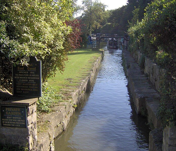 File:Somerset caol canal.JPG