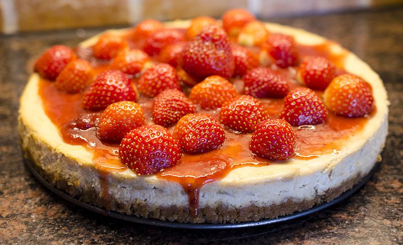 File:Strawberry cheesecake round.jpg