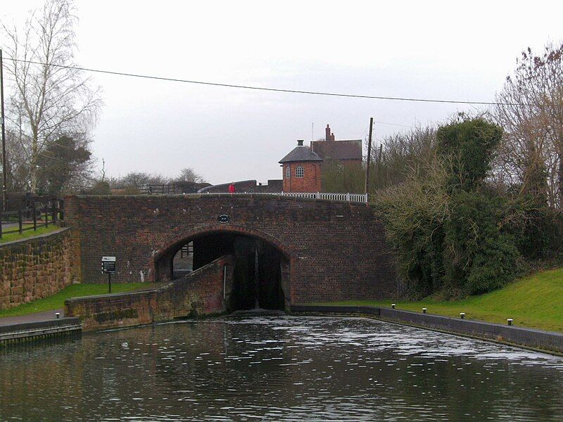 File:Bratch Bridge.jpg