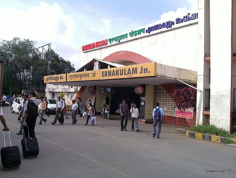 File:Ernakulam Junction.jpg