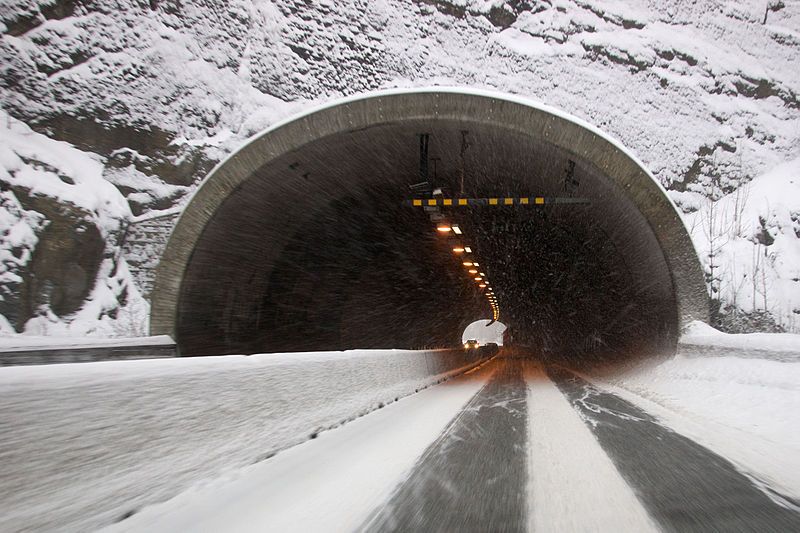 File:SteinbrekktunnelenE18.jpg