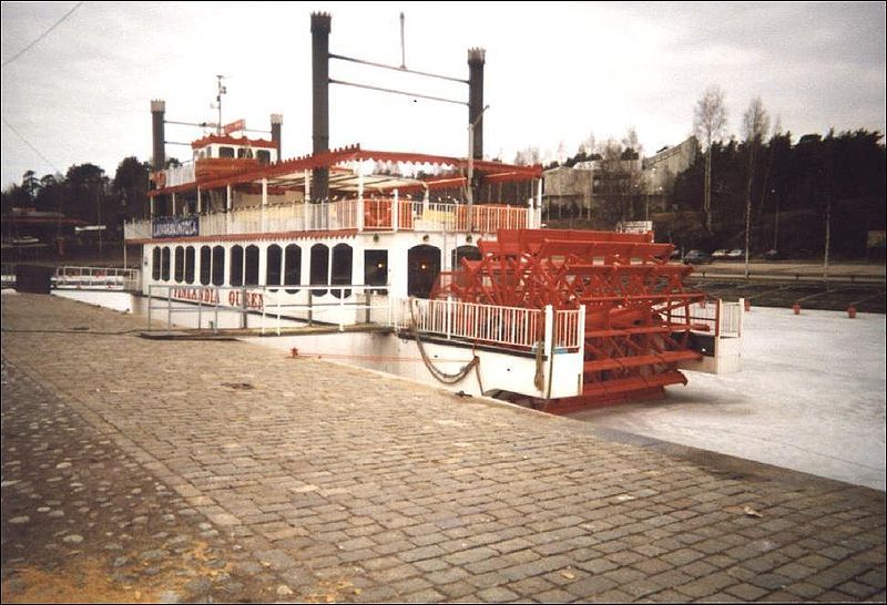 File:Tampere Finlandia Queen.jpg