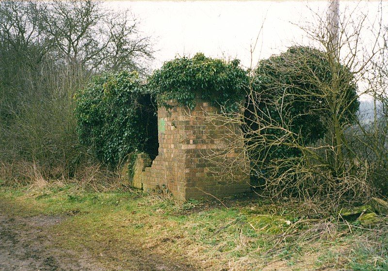 File:Wroxton OIR P-hut.JPG