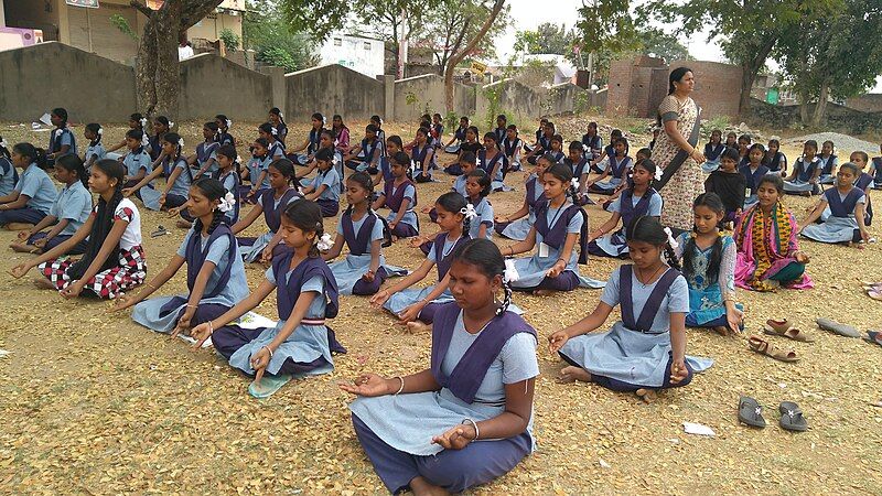 File:Yoga school children.jpg