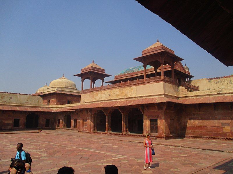 File:"JODHA BAI PALACE".jpg