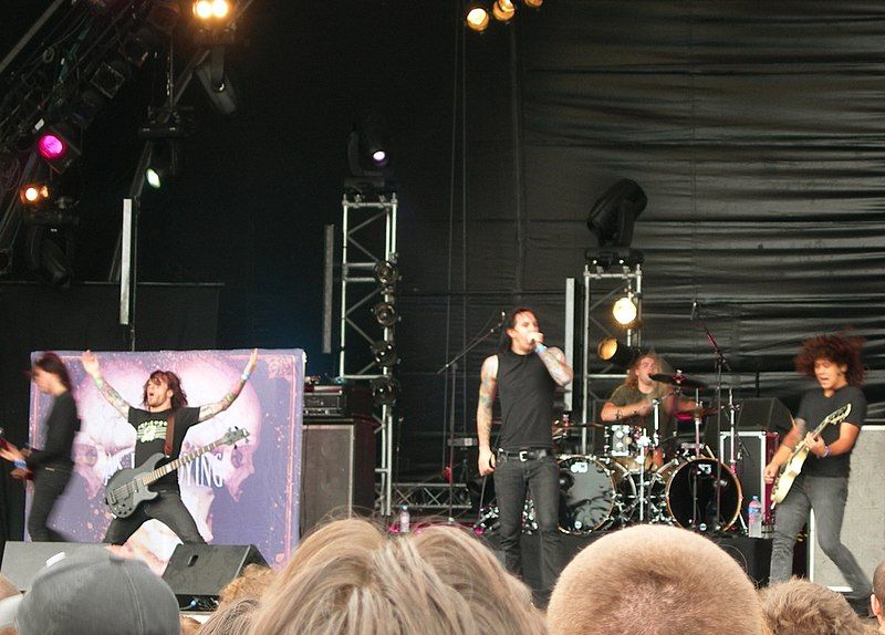 File:AsILayDying-band.jpg