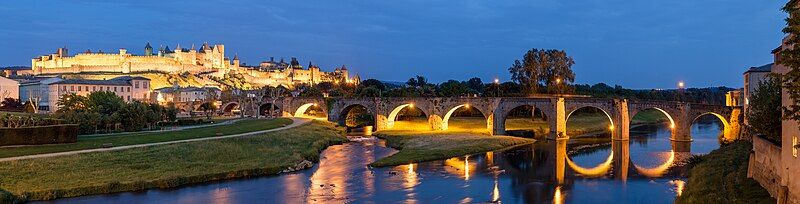 File:Carcassonne Cite.jpg