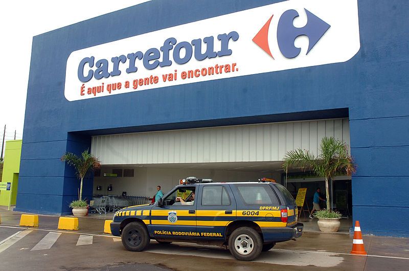 File:Carrefour brasilia.JPG