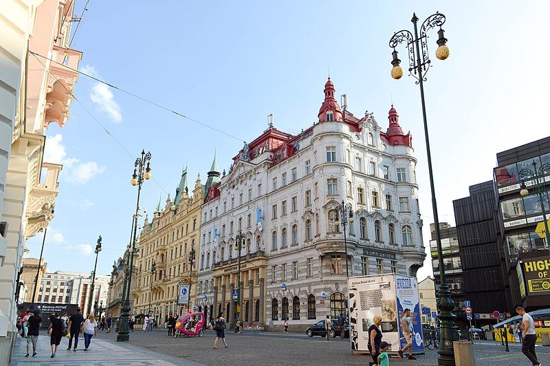 File:Central Prague (261620649).jpeg