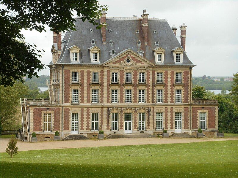 File:Château trilbardou.JPG