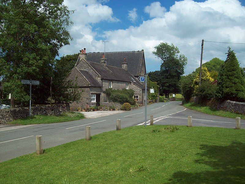 File:Chapel Farmhouse, Alstonefield.jpg