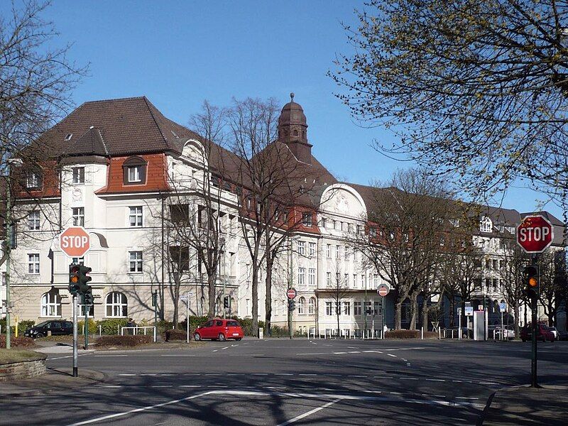 File:Elisabethkrankenhaus Essen.jpg