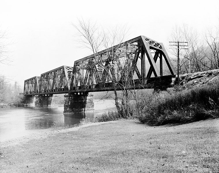 File:Fairmontrrbridge.jpg