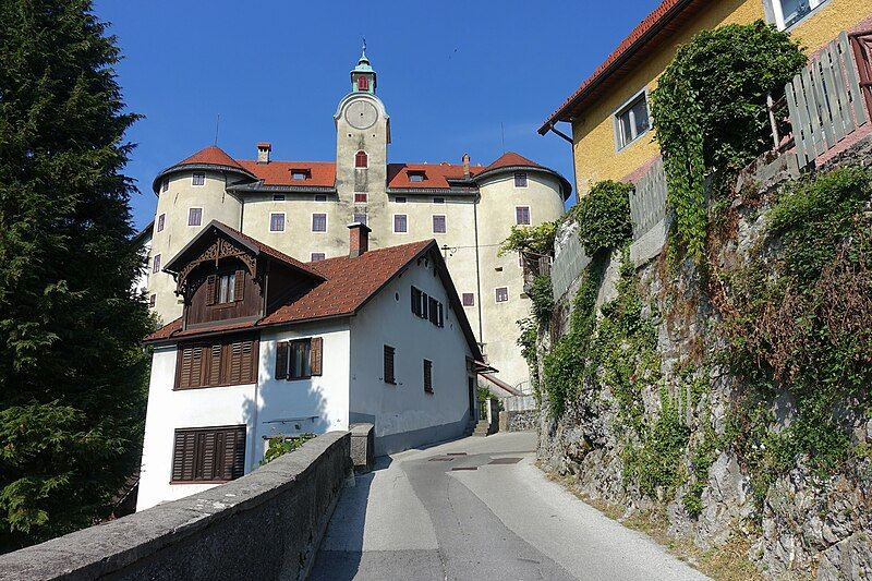 File:Gewerkenegg-Castle-Idrija-2-2021-Luka-Peternel.jpg