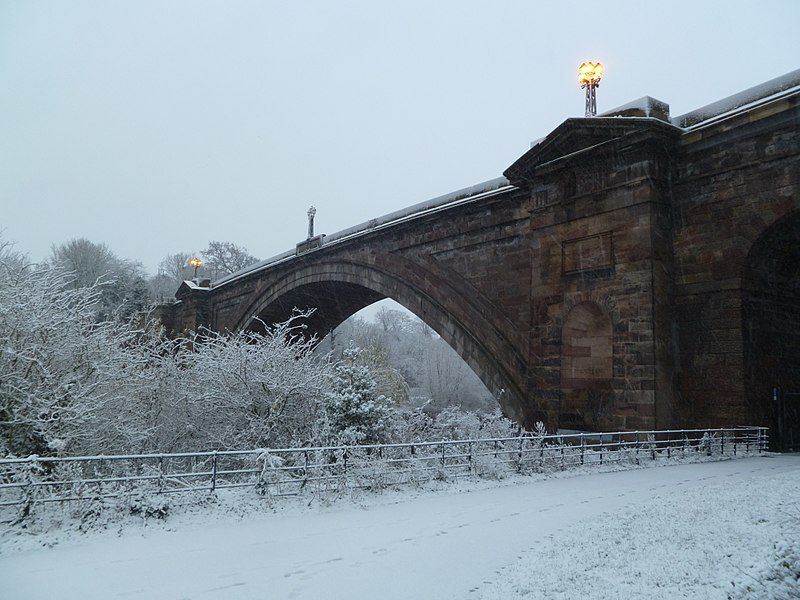 File:GrosvenorBridgeChesterXmas2017a.jpg