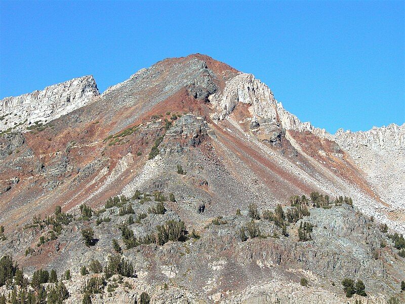 File:Herlihy Peak.jpg