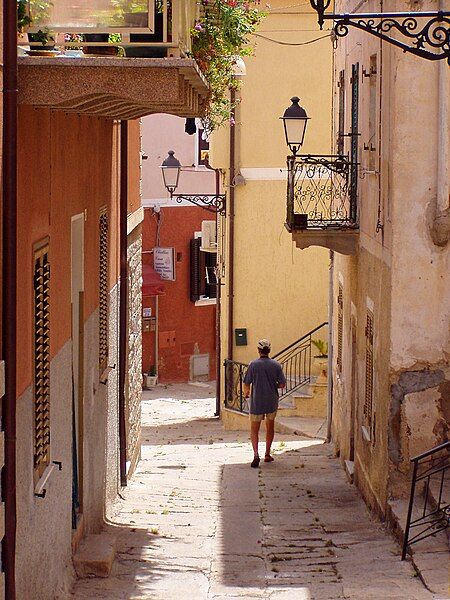 File:La Maddalena, Italy.jpg