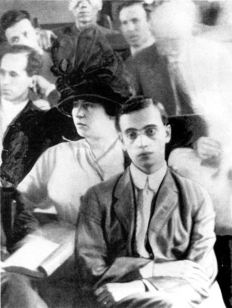 File:Leo-frank-at-trial.jpg