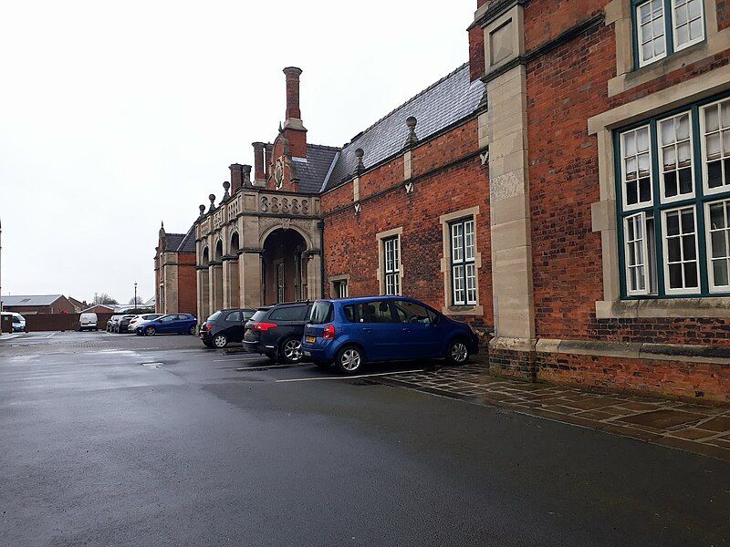 File:Louth railway station.jpg