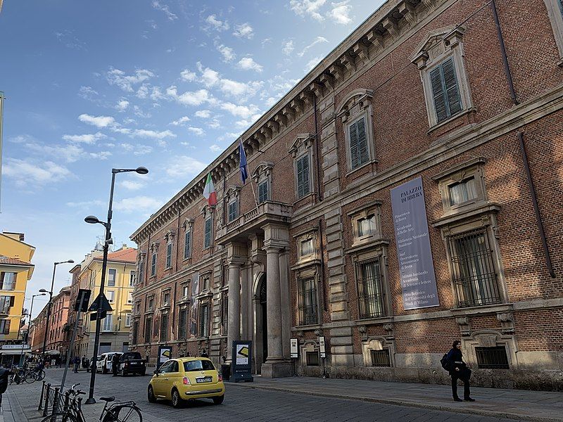 File:Piazzetta Brera 5.jpg