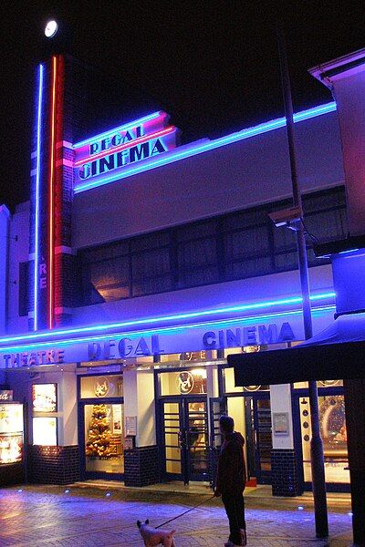 File:Regal Cinema Redruth.jpg