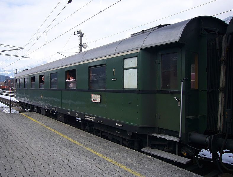 File:Schnellzugwagen.jpg