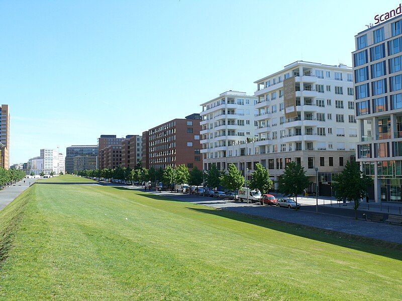 File:TiergartenGabrieleTergitPromenade-1.jpg