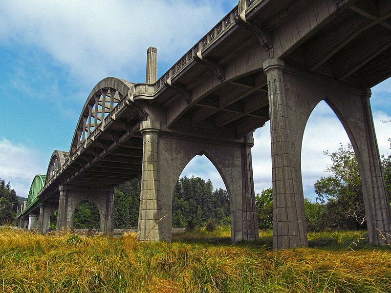 File:Umpqua River Bridge.jpg