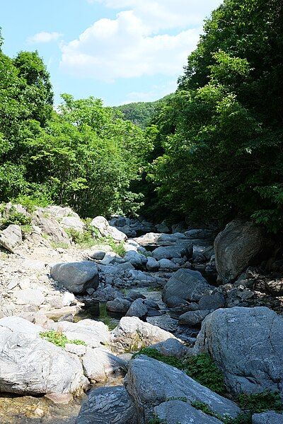 File:Yeoninsan Mountain 04.jpg