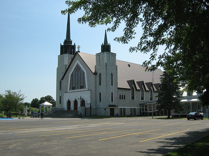 File:Église de Sainte-Anne-d'Yamachiche.JPG