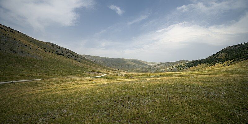 File:Bjelašnica plateau.jpg