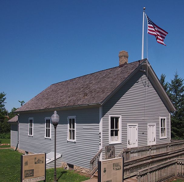 File:Cahill School.jpg