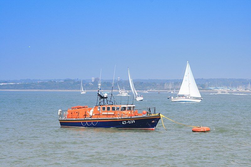 File:Calshot Lifeboat-2.JPG