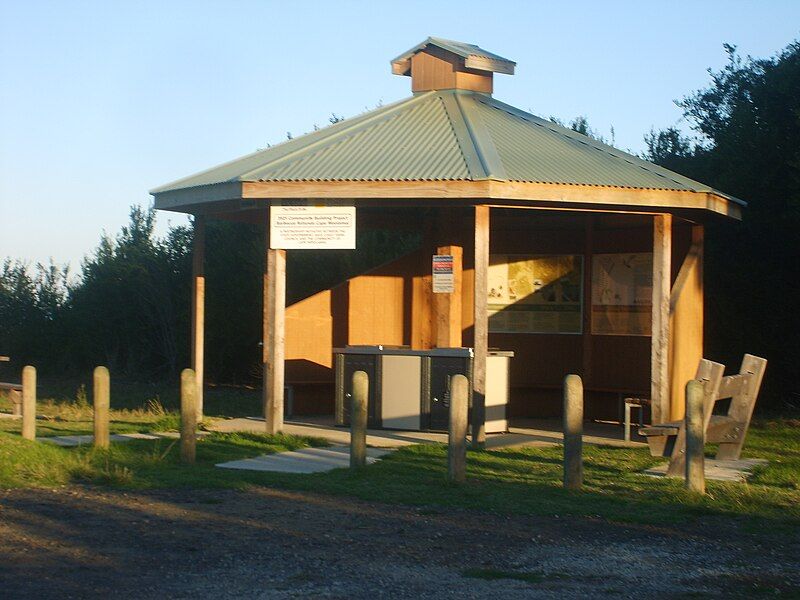 File:Capewoolamaishelter.JPG