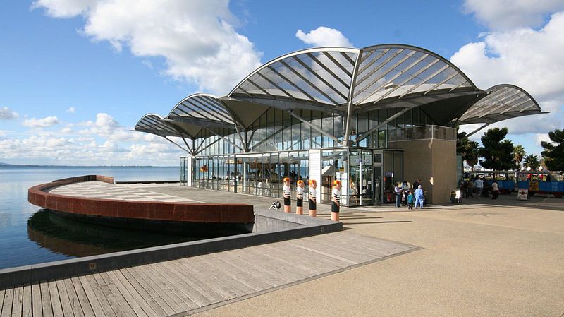 File:Carousel-pavilion-geelong.jpg