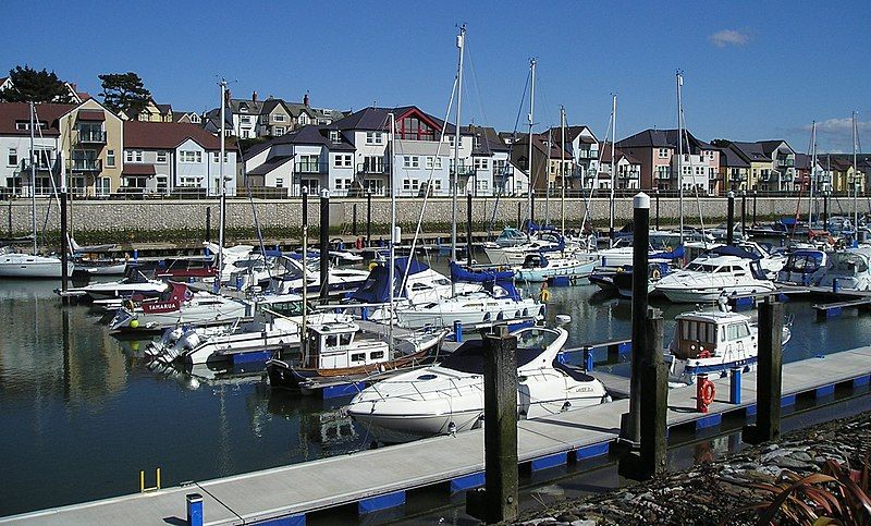 File:Deganwy4102774X.JPG