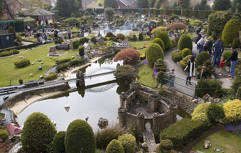 File:General view, Bekonscot.JPG