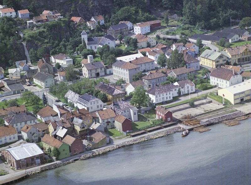 File:Holmestrand (14548252616).jpg