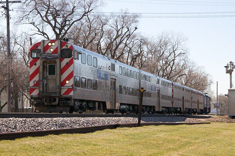 File:Inbound Metra (4443702244).jpg