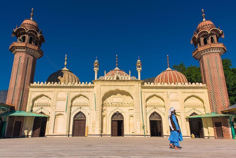 File:Shahi mosque, Chitral.jpg