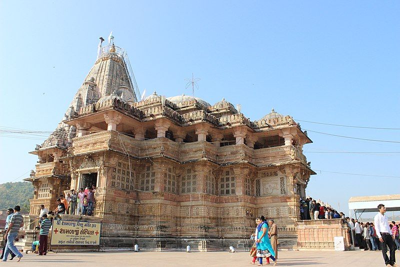 File:Shamlaji Temple1.jpg